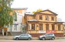 Здание центра со стороны ул.Алексеевской